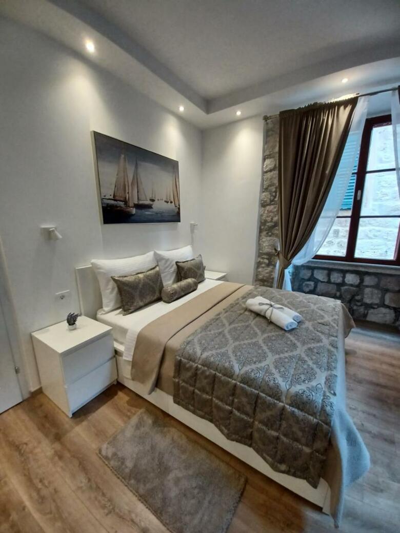 Hostal Placeta Apartments