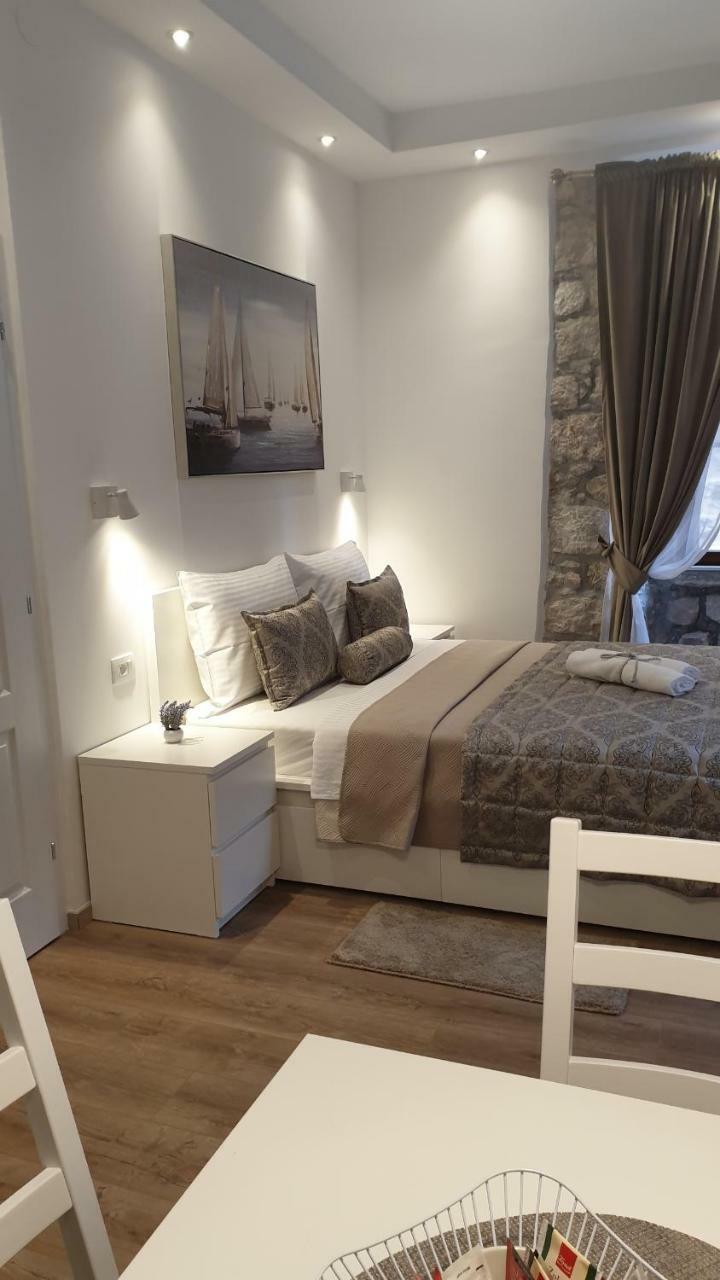 Hostal Placeta Apartments