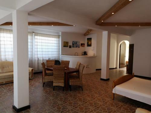 Hostal Residence Romansa