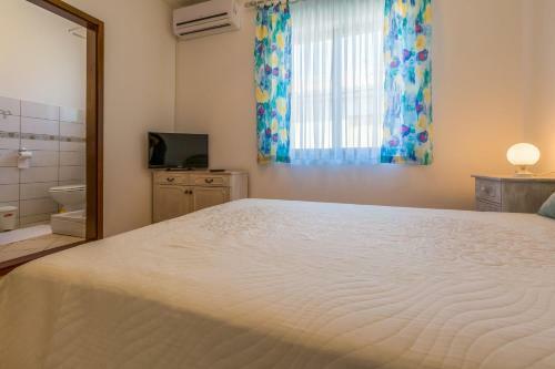Dora Apartment