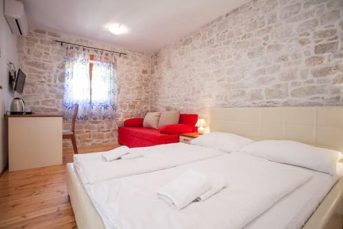 Hostal Apartments And Rooms Marino