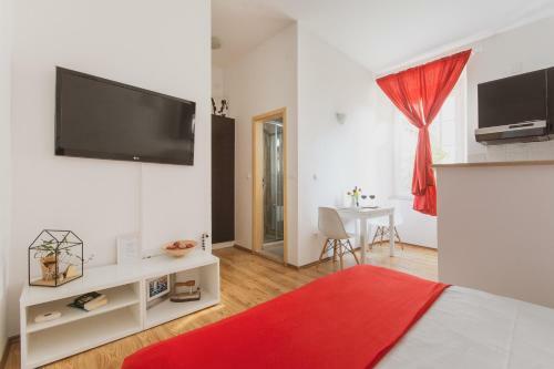 Hostal Rooms Eden Old Town