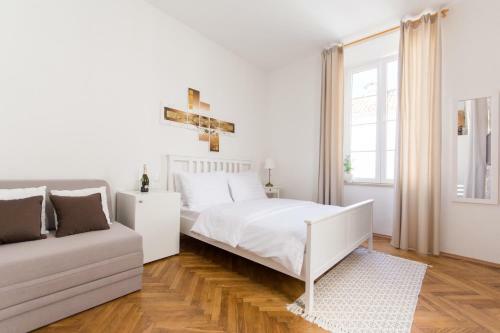 Hostal Rooms Eden Old Town