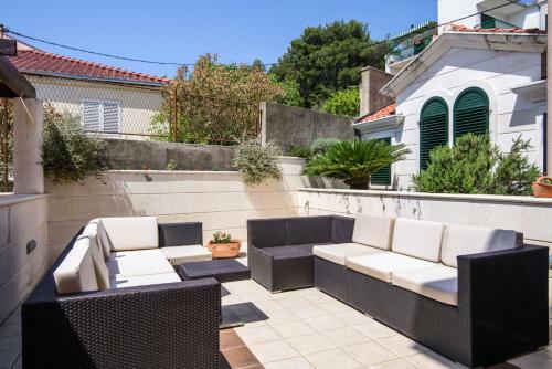 Hostal Apartment Villa Lavandula - Swimming Pool View