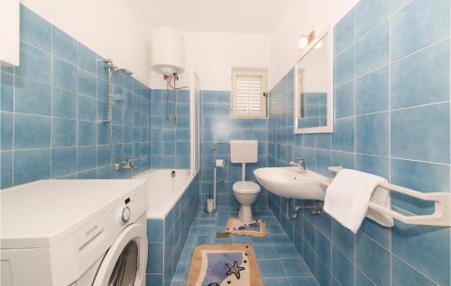 Apartment Kastel Kambelovac With Bath
