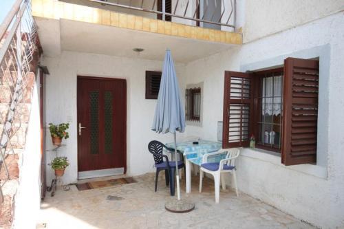 Apartment Funtana 7055b