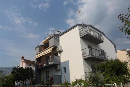 Apartments With A Parking Space Podstrana (split) - 11363