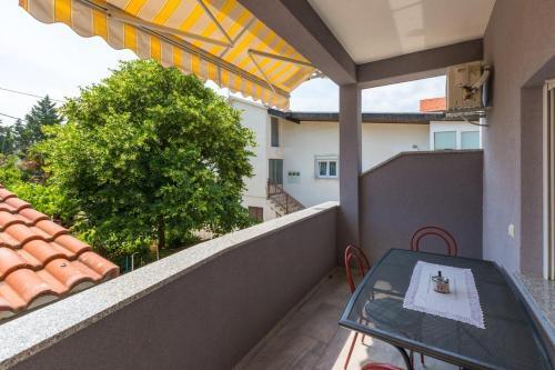 Apartment In Selce 5856