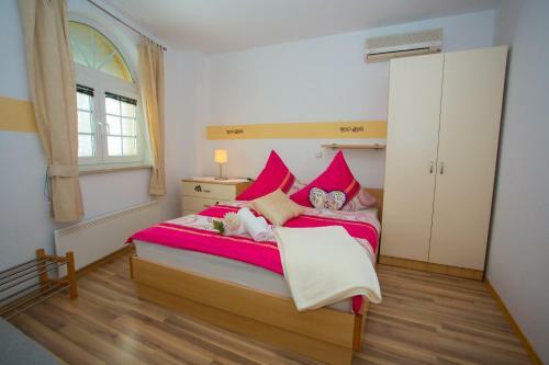 Hostal Apartments Matea