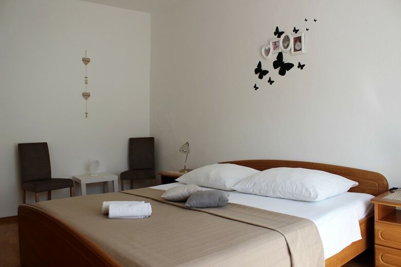 Hostal Pansion Ivan & Ivana