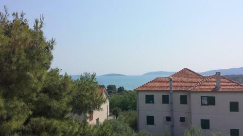 Hostal Rooms Krni?