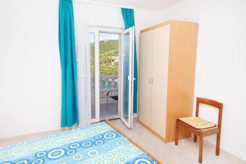 Apartment Pucisca 5625a