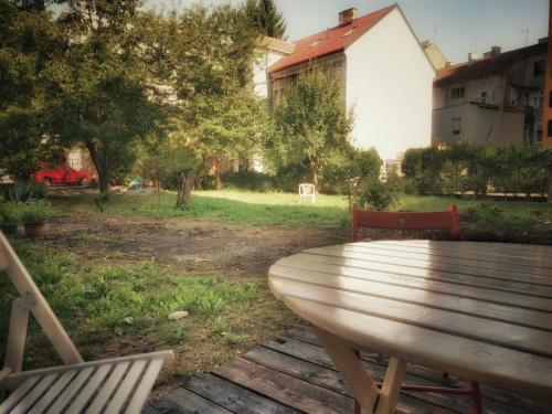 Park & City Apartment