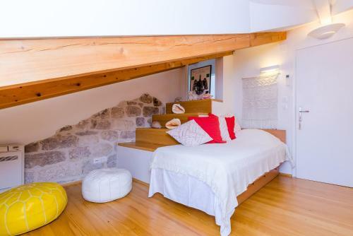 Apartment Domino 18