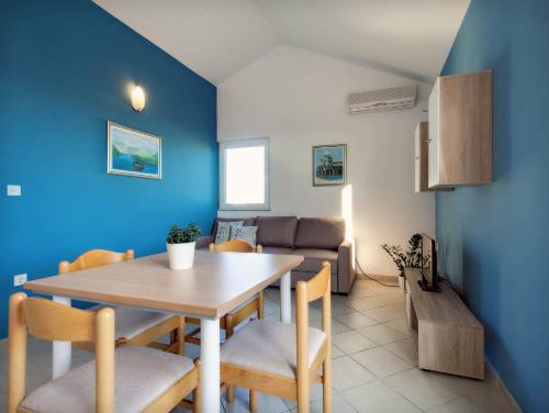 Apartments Zizic