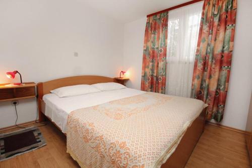 Apartment Postira 5672a