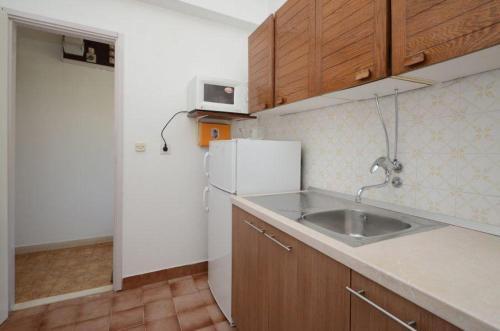 Apartment Lumbarda 4402a