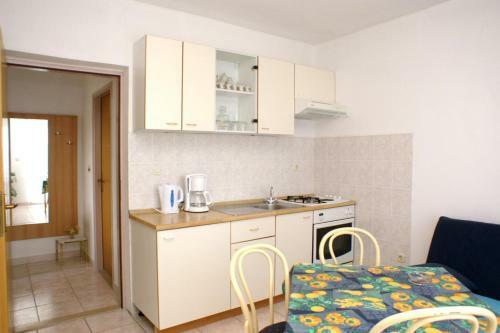 Apartment Lumbarda 4402a