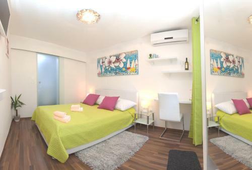 Hostal Old Town & Ela Place