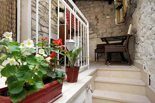 Apartment Pucisca 770a