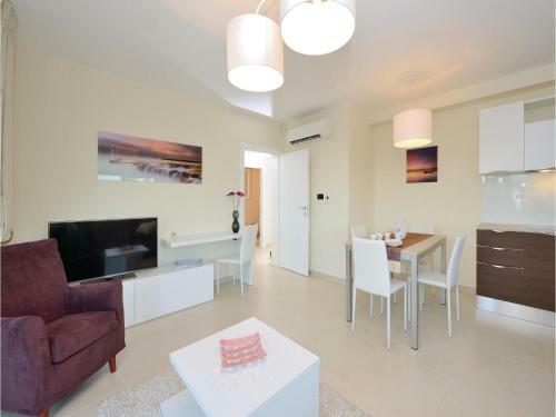 Holiday Home Novalja 02