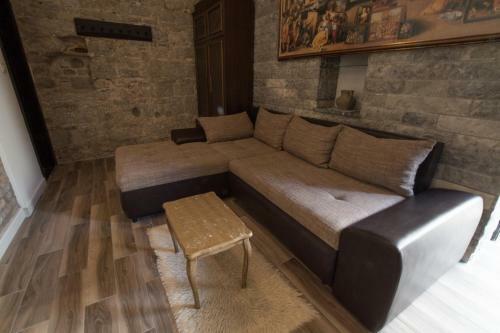 Hostal Elena Rooms