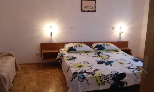Apartments And Rooms With A Swimming Pool Novigrad - 11242