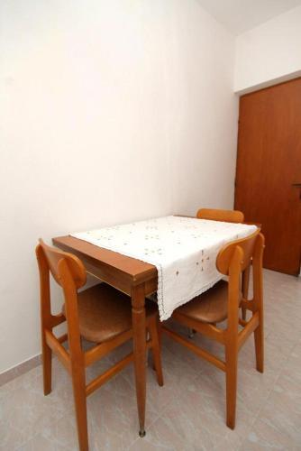 Apartments With A Parking Space Jelsa (hvar) - 2068