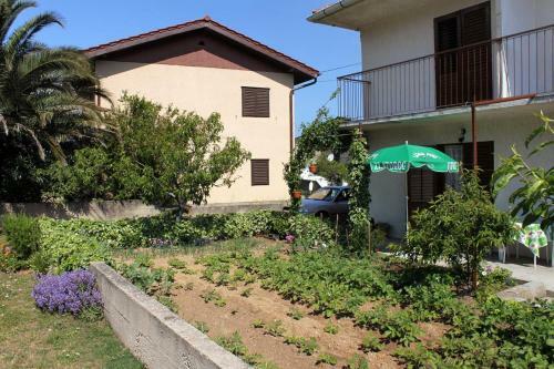 Apartments With A Parking Space Jelsa (hvar) - 2068