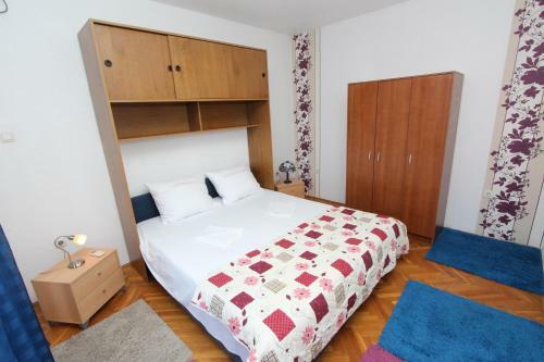 Hostal Rooms And Apartments Sally