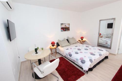 Hostal Rooms And Apartments Sally