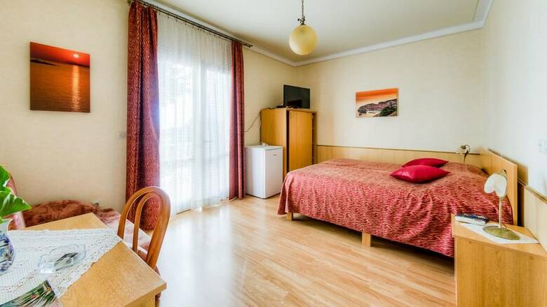 Hostal Guest House Vila Nina