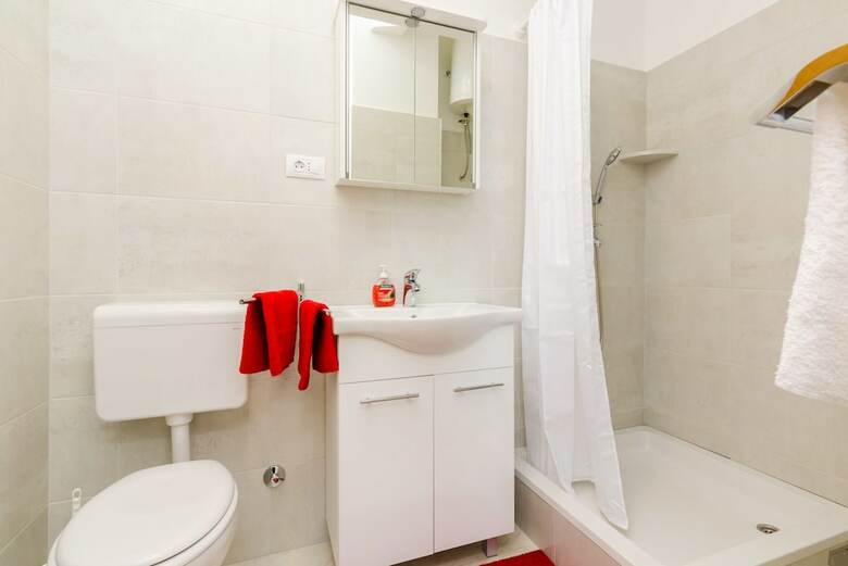 Hostal Guest House Vila Nina