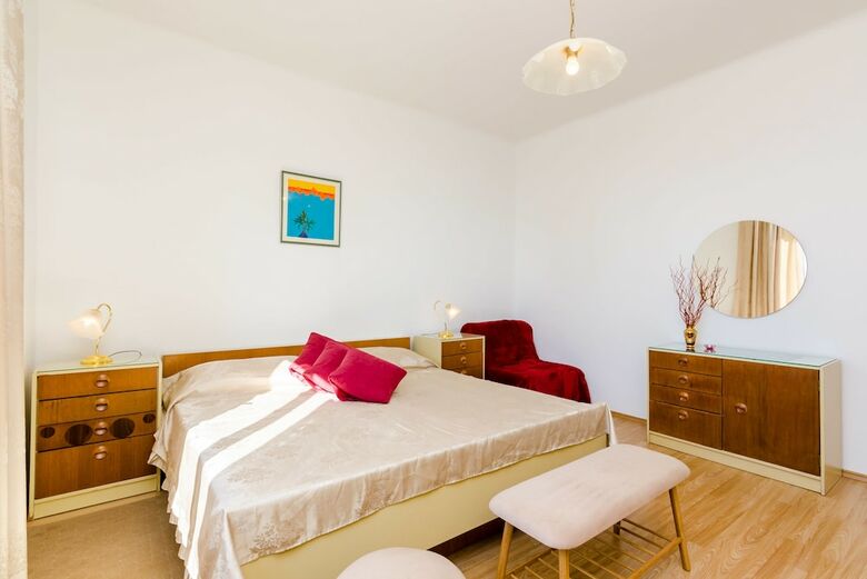Hostal Guest House Vila Nina