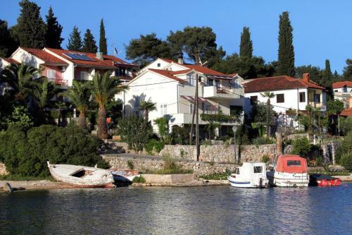 Apartment Vrboska 541a