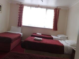 London Grove Hotel