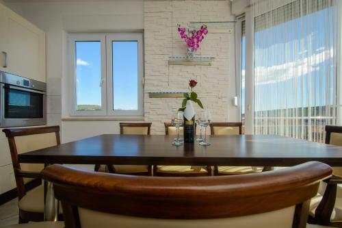 Lora Apartment