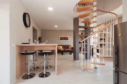 Ravelin Apartments