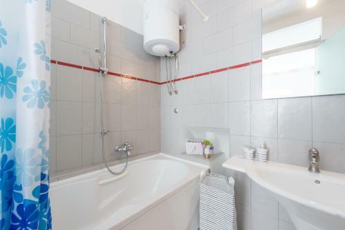 La Piazza Apartment