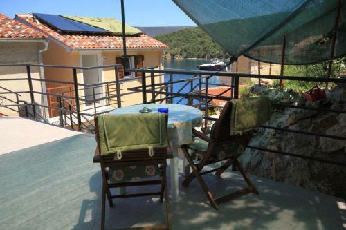 Apartment Valun 8086c