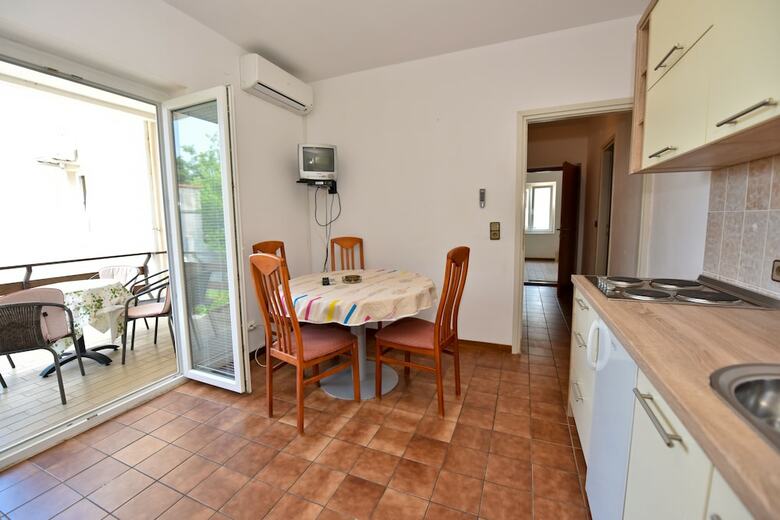 Apartments Zeno