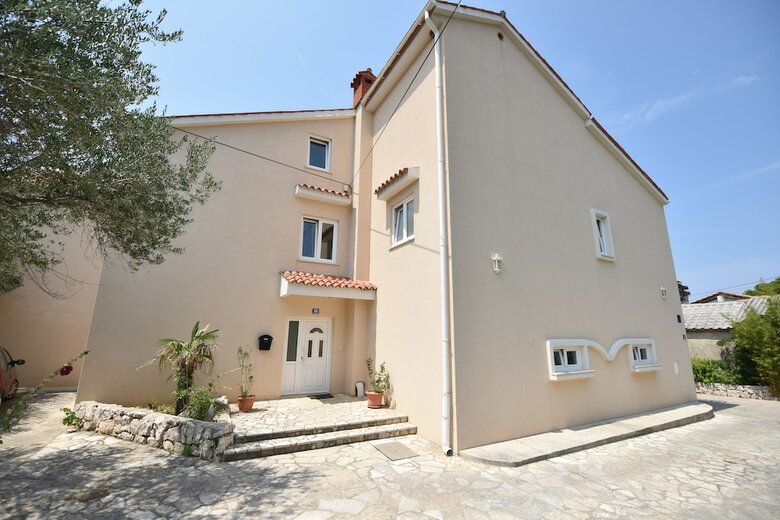 Apartments Zeno