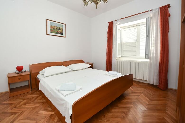 Apartments Zeno