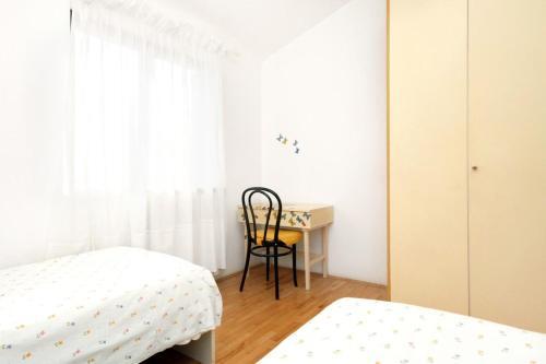 Apartments By The Sea Umag - 2528