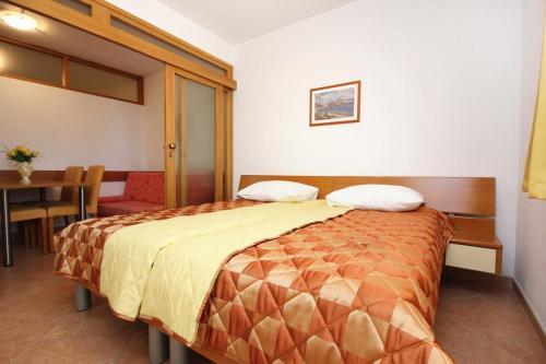 Apartment Baska Voda 10027c