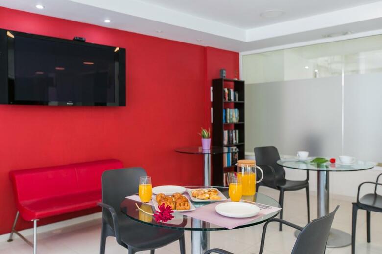 Cosmos Hotel