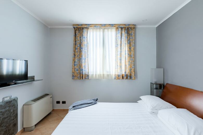Hotel Crosti Apartments