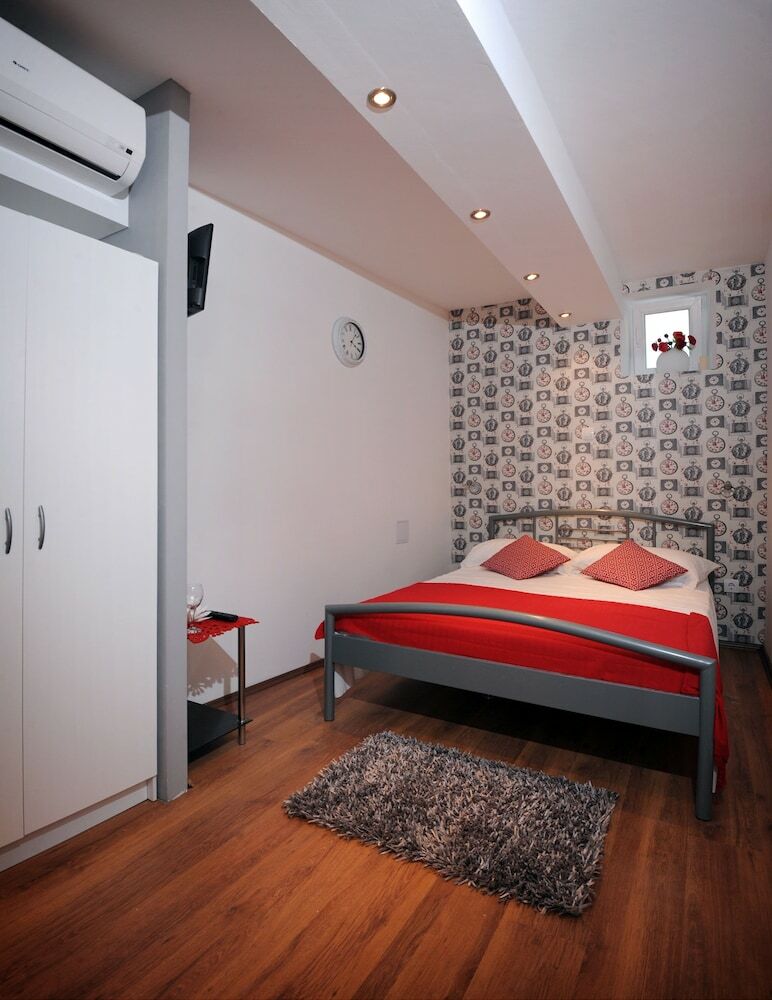 Rooms & Apartment Lasta