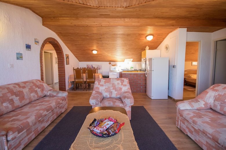 Apartment Rukoni?