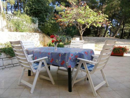 Three-bedroom Apartment Rabac Near Sea